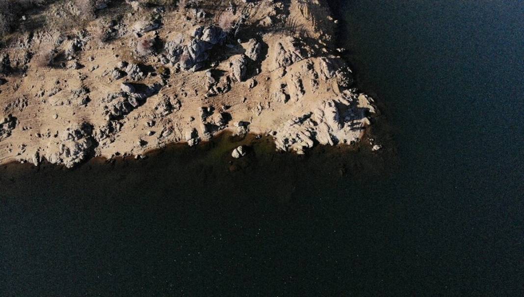 Görenler şaşkına döndü! Önceden tekneler yüzüyordu, şimdi insanlar yürüyor 8